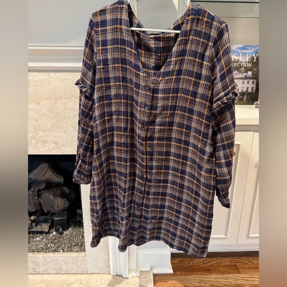 Cute Madewell oversized button down flannel!
